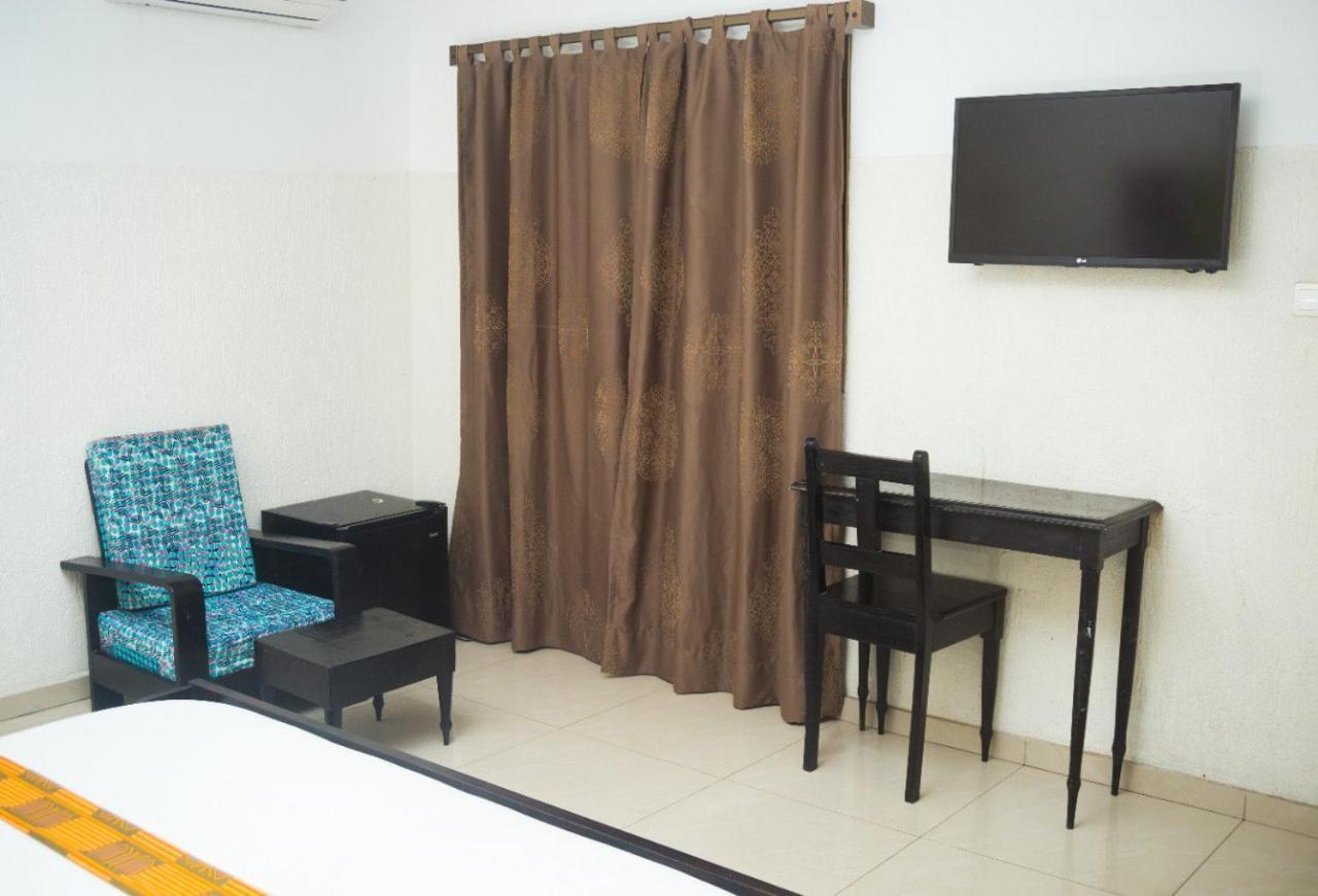 Hotel Seaside Lome Exterior photo