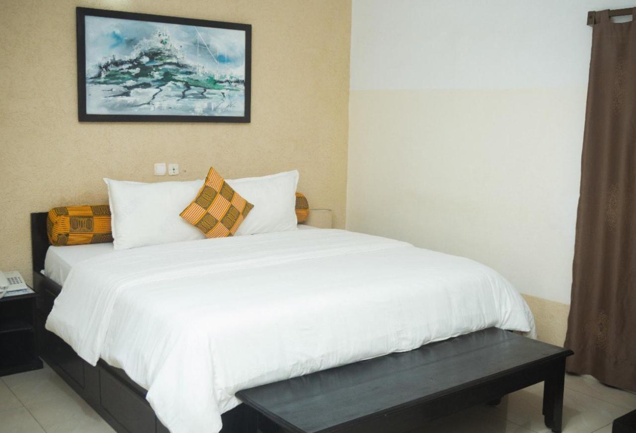 Hotel Seaside Lome Exterior photo