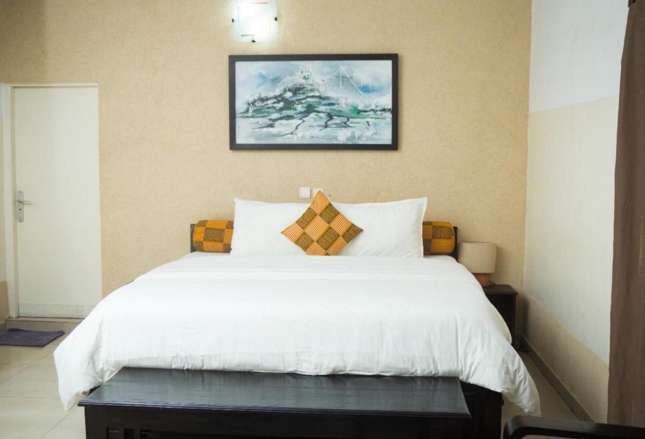 Hotel Seaside Lome Exterior photo