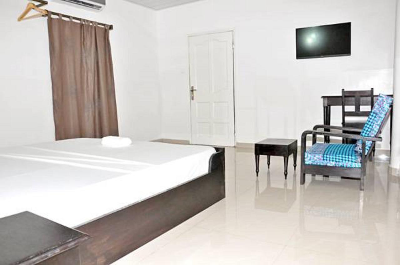 Hotel Seaside Lome Exterior photo