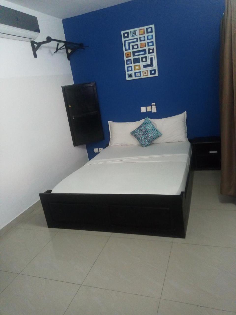 Hotel Seaside Lome Exterior photo